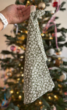 Load image into Gallery viewer, Bloom Piper Cloth