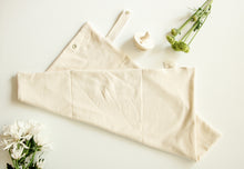 Load image into Gallery viewer, Sand Dollar Piper Cloth