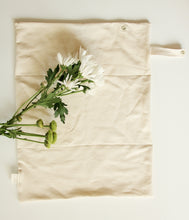 Load image into Gallery viewer, Sand Dollar Piper Cloth