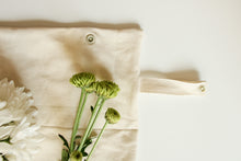 Load image into Gallery viewer, Sand Dollar Piper Cloth